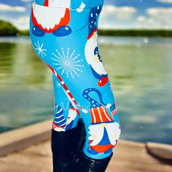 OS/TC/TC2 NEW Women USA American Flag Gnome Leggings 4th of July Yoga Pants - Picture 1 of 13